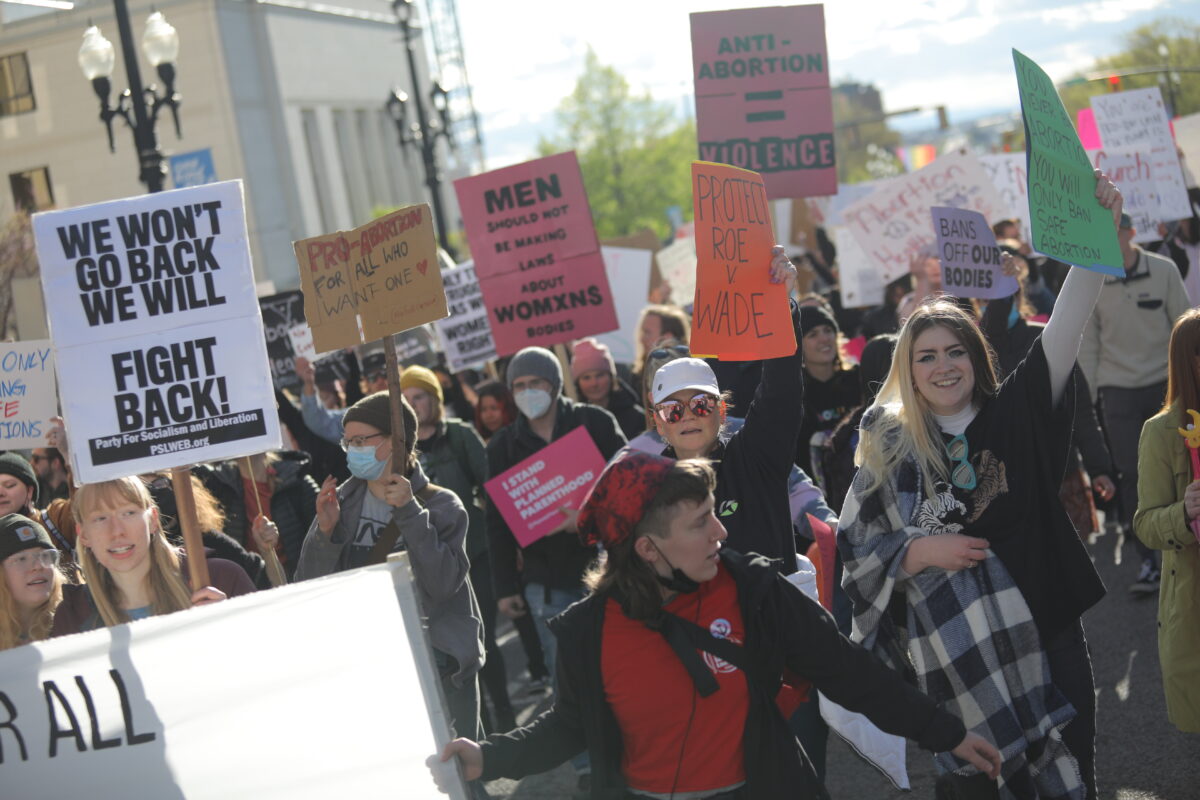 Hundreds demonstrate at Utah Capitol in support of abortion rights ...